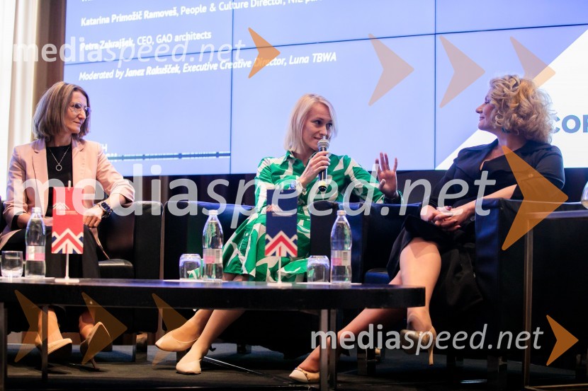  Ivana Nedižavec Korada,  namestnica direktorice, Center of Excellence in Finance;  Katarina Primožič Ramoveš, direktorica področja ljudje in kultura, NIL d.o.o.;  Petra Zakrajšek, arhitektkaČaj z razlogom z naslovom Blagovna znamka delodajalca in prihodnost delovnega okolja