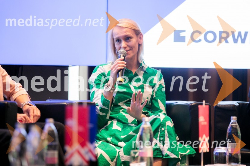  Katarina Primožič Ramoveš, direktorica področja ljudje in kultura, NIL d.o.o.Čaj z razlogom z naslovom Blagovna znamka delodajalca in prihodnost delovnega okolja