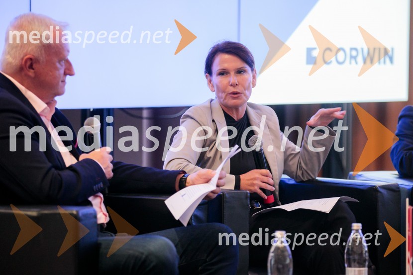  Janez Rakušček, izvršni kreativni direktor Luna TBWA;  Katarina Babnik, psihologinjaČaj z razlogom z naslovom Blagovna znamka delodajalca in prihodnost delovnega okolja