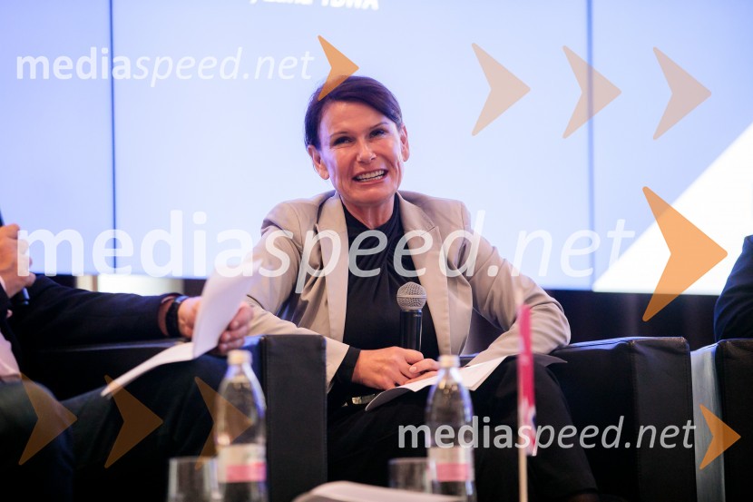  Katarina Babnik, psihologinjaČaj z razlogom z naslovom Blagovna znamka delodajalca in prihodnost delovnega okolja