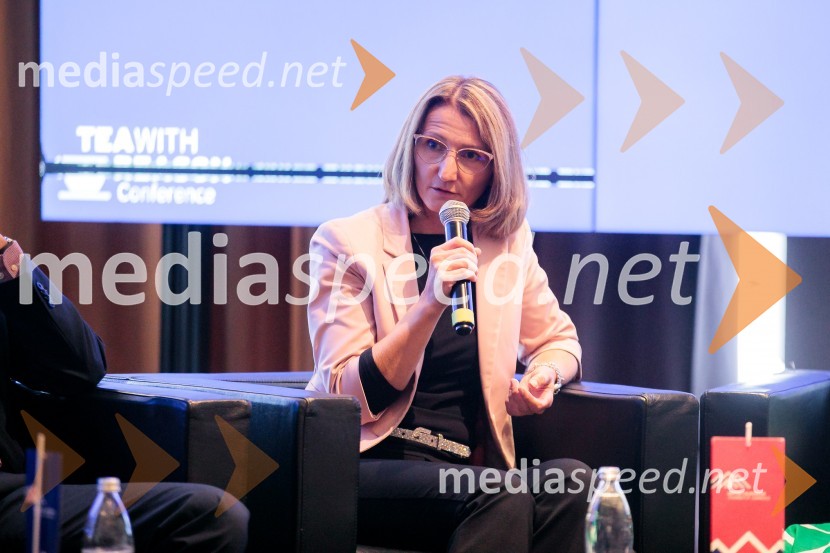  Ivana Nedižavec Korada,  namestnica direktorice, Center of Excellence in FinanceČaj z razlogom z naslovom Blagovna znamka delodajalca in prihodnost delovnega okolja