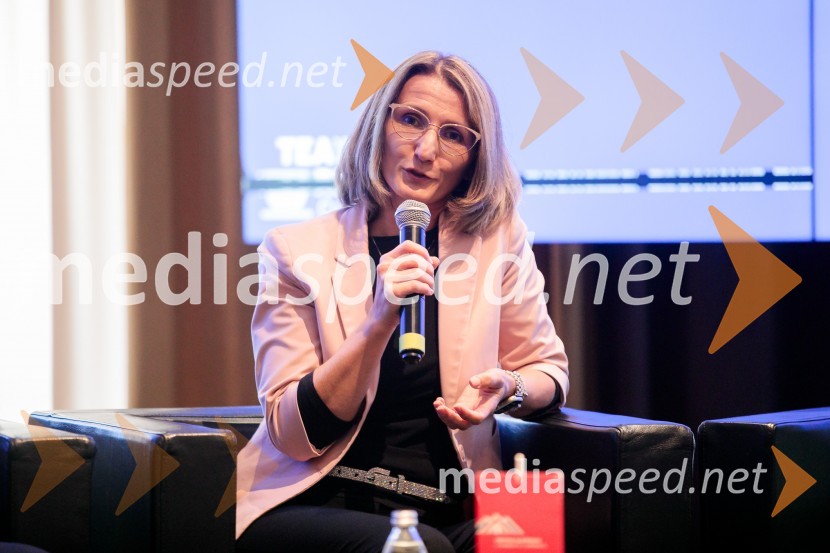  Ivana Nedižavec Korada,  namestnica direktorice, Center of Excellence in FinanceČaj z razlogom z naslovom Blagovna znamka delodajalca in prihodnost delovnega okolja