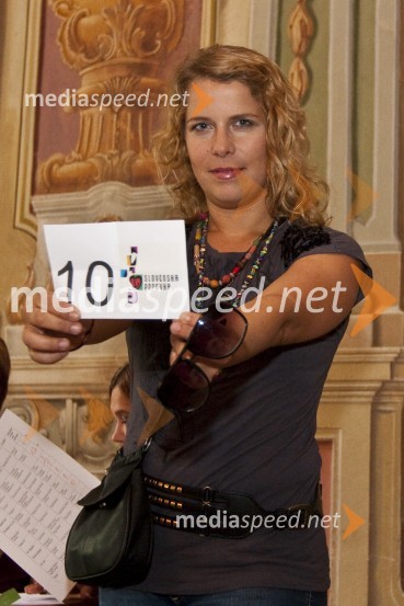 Anika Horvat, pevka (žreb vrstnega reda nastopajočih)Slovenska popevka 2009, novinarska konferenca in žrebanje vrstnega reda nastopajočih