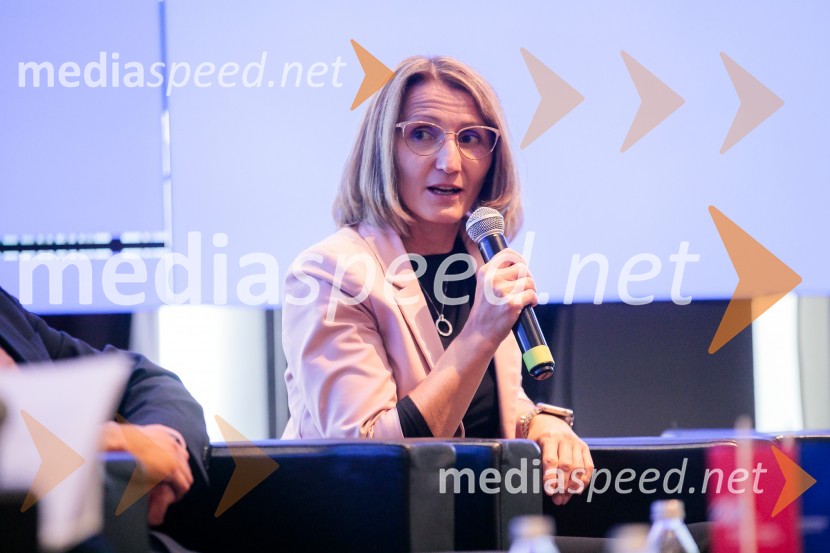  Ivana Nedižavec Korada,  namestnica direktorice, Center of Excellence in FinanceČaj z razlogom z naslovom Blagovna znamka delodajalca in prihodnost delovnega okolja