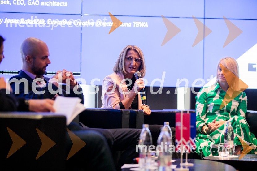  Blaž  Ferenc, A1 Slovenija;  Ivana Nedižavec Korada,  namestnica direktorice, Center of Excellence in Finance;  Katarina Primožič Ramoveš, direktorica področja ljudje in kultura, NIL d.o.o.Čaj z razlogom z naslovom Blagovna znamka delodajalca in prihodnost delovnega okolja