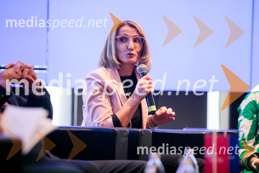  Ivana Nedižavec Korada,  namestnica direktorice, Center of Excellence in FinanceČaj z razlogom z naslovom Blagovna znamka delodajalca in prihodnost delovnega okolja