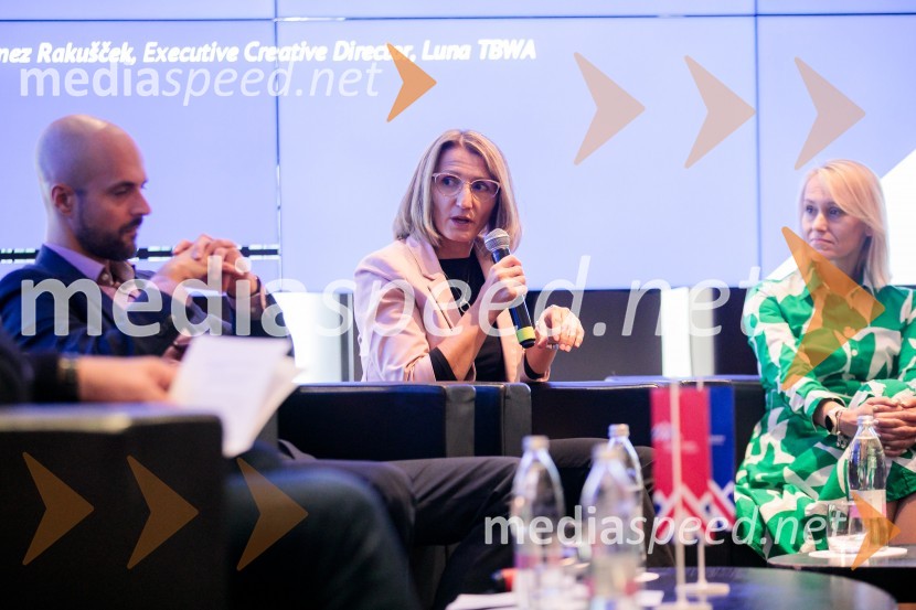  Blaž  Ferenc, A1 Slovenija;  Ivana Nedižavec Korada,  namestnica direktorice, Center of Excellence in Finance;  Katarina Primožič Ramoveš, direktorica področja ljudje in kultura, NIL d.o.o.Čaj z razlogom z naslovom Blagovna znamka delodajalca in prihodnost delovnega okolja