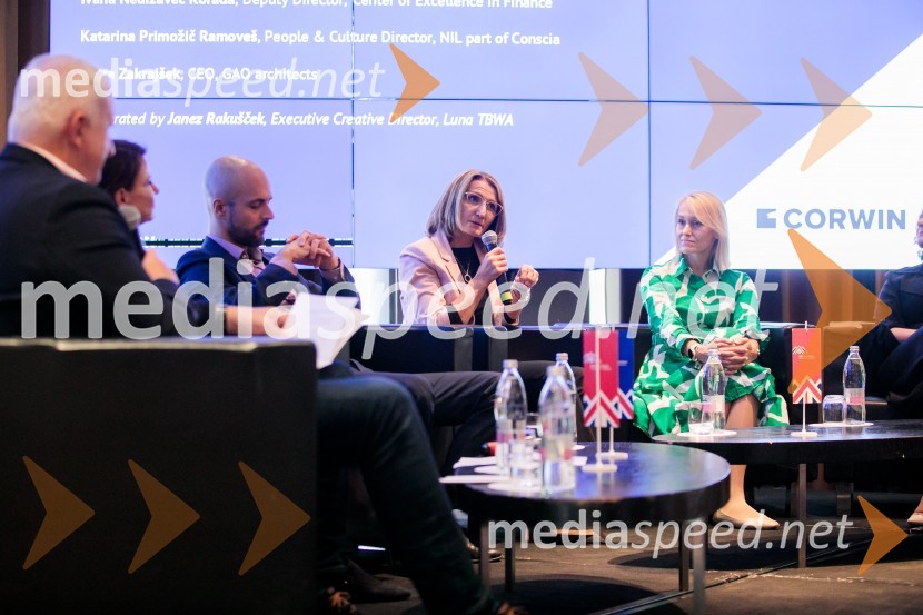  Blaž  Ferenc, A1 Slovenija;  Ivana Nedižavec Korada,  namestnica direktorice, Center of Excellence in Finance;  Katarina Primožič Ramoveš, direktorica področja ljudje in kultura, NIL d.o.o.Čaj z razlogom z naslovom Blagovna znamka delodajalca in prihodnost delovnega okolja