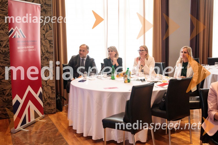  Mart D. Buh, vodja poslovnega razvoja, Britansko-slovenska gospodarska zbornica;  Barbara Uranjek, direktorica, Britansko-slovenska gospodarska zbornica;  Nataša Arko,  client partner, BOC Institute;  ... Čaj z razlogom z naslovom Blagovna znamka delodajalca in prihodnost delovnega okolja