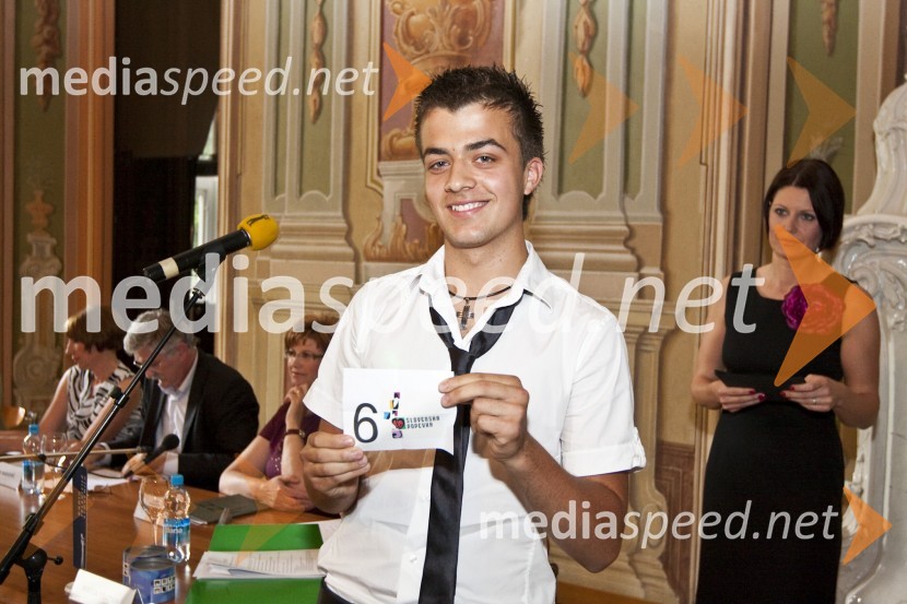 Gašper Rifelj, pevec (žreb vrstnega reda nastopajočih)Slovenska popevka 2009, novinarska konferenca in žrebanje vrstnega reda nastopajočih