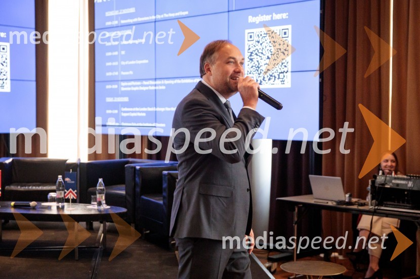  Mart D. Buh, vodja poslovnega razvoja, Britansko-slovenska gospodarska zbornicaČaj z razlogom z naslovom Blagovna znamka delodajalca in prihodnost delovnega okolja