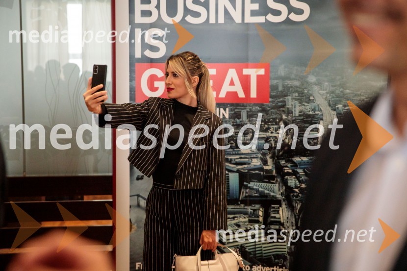 Čaj z razlogom z naslovom Blagovna znamka delodajalca in prihodnost delovnega okolja