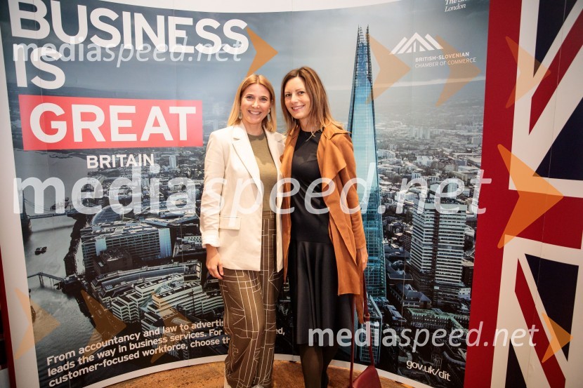  Urška Kajtner, vodja operative, Mesi d.o.o.;  Alja Berk, coaching in članica društva VTISČaj z razlogom z naslovom Blagovna znamka delodajalca in prihodnost delovnega okolja