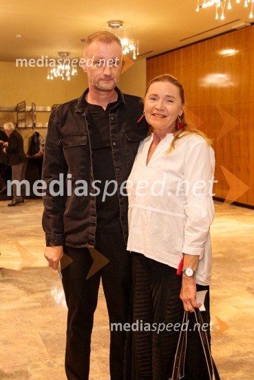  Alen Jelen, režiser, dramaturg, umetniški vodja, igralec;  Vesna  Jevnikar, igralkaKazimir in Karolina, premiera drame na odru MGL