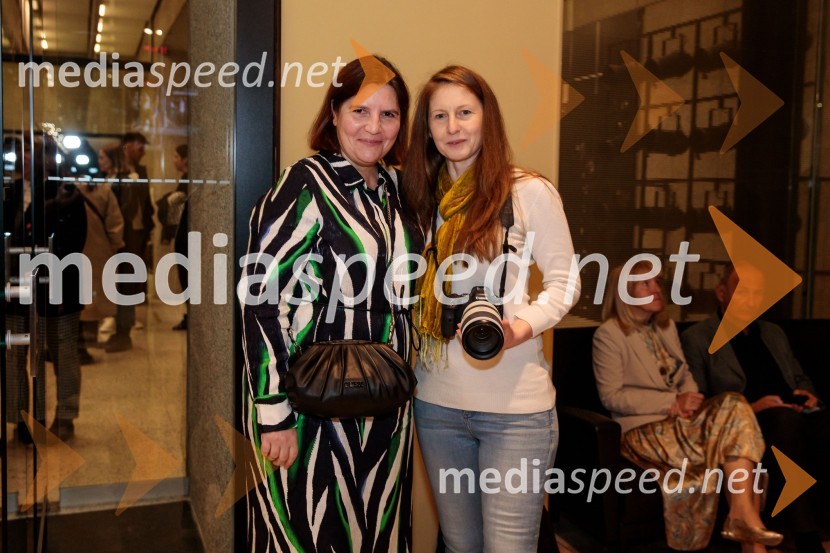  Teja Pelko, novinarka;  Katja Kodba, fotografinjaKazimir in Karolina, premiera drame na odru MGL