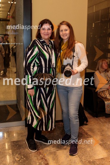  Teja Pelko, novinarka;  Katja Kodba, fotografinjaKazimir in Karolina, premiera drame na odru MGL