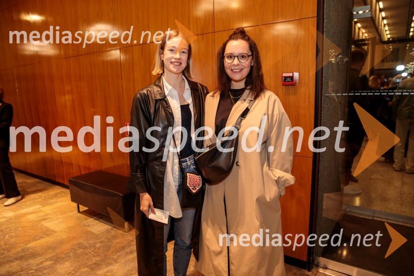  Julija Klavžar, igralka;  ... Kazimir in Karolina, premiera drame na odru MGL