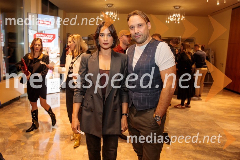  Saša Pavlin Stošić, igralka;  Rok Kunaver, igralecKazimir in Karolina, premiera drame na odru MGL