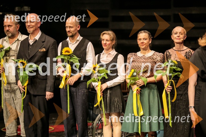  Lotos Vincenc Šparovec, igralec;  Uroš Smolej, igralec;  Jernej Gašperin, igralec;  Lena Hribar;  Jana Zupančič, igralka;  Bernarda Oman, igralkaKazimir in Karolina, premiera drame na odru MGL