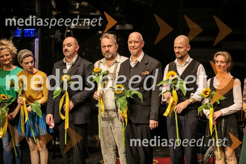  Tanja Dimitrievska, igralka;  Diana  Kolenc, igralka;  Gaber K. Trseglav, igralec;  Lotos Vincenc Šparovec, igralec;  Uroš Smolej, pevec;  Jernej Gašperin, igralec;  Lena HribarKazimir in Karolina, premiera drame na odru MGL