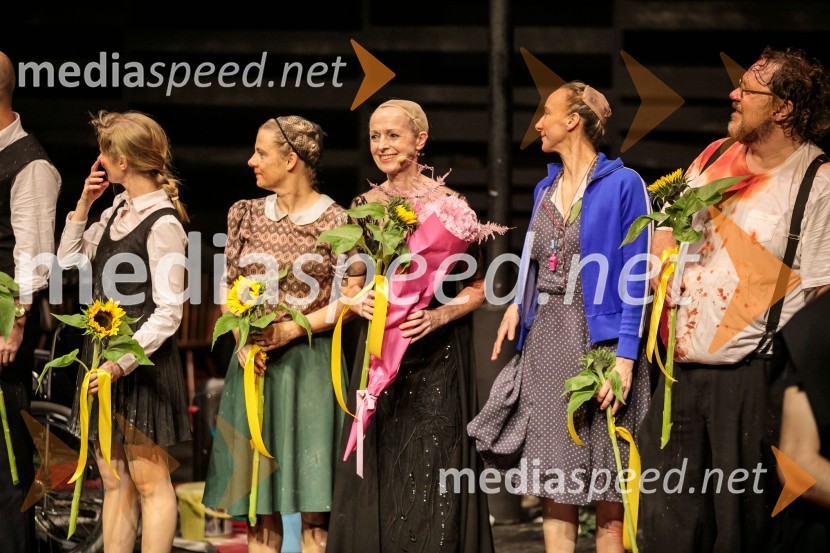  Jana Zupančič, igralka;  Bernarda Oman, igralka;  Mojca Funkl, igralka;  Primož Pirnat, igralecKazimir in Karolina, premiera drame na odru MGL