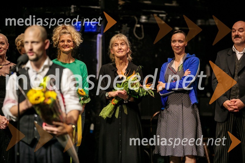  Tanja Dimitrievska, igralka;  Barbara Hieng Samobor, direktorica in umetniška vodja MGL;  Mojca Funkl, igralka;  Gaber K. Trseglav, igralecKazimir in Karolina, premiera drame na odru MGL