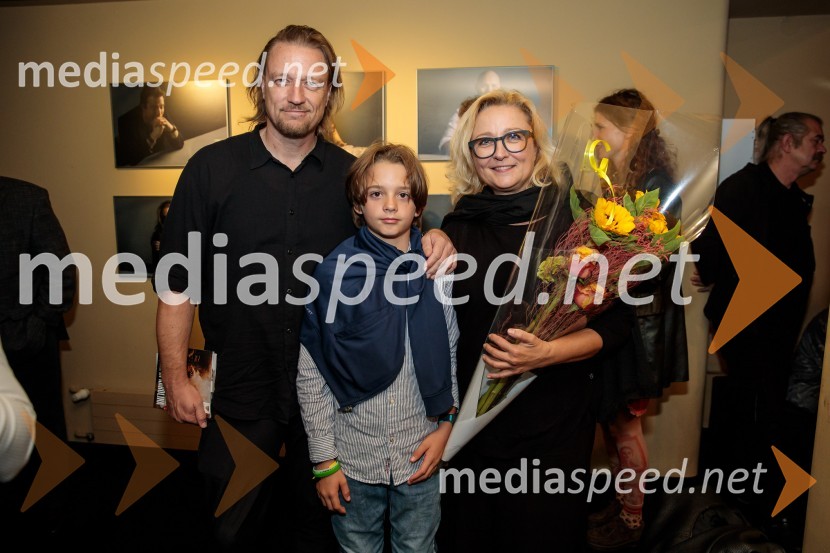  ... ;  ... ;  Nataša Barbara Gračner, režiserka in igralkaKazimir in Karolina, premiera drame na odru MGL