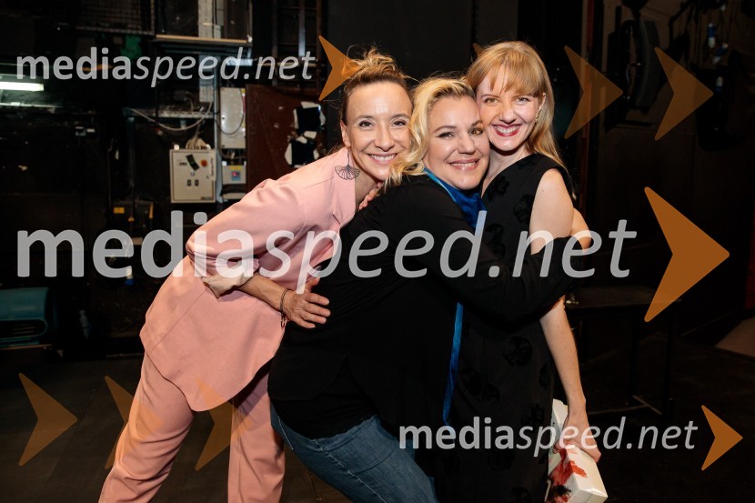  Mojca Funkl, igralka;  Karin Komljanec, igralka;  Lena Hribar  Škrlec, igralkaKazimir in Karolina, premiera drame na odru MGL