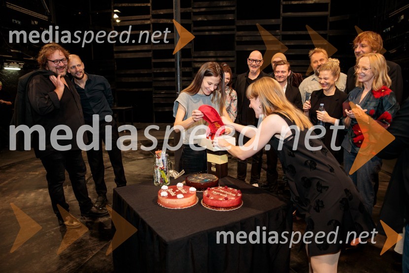  Nina Rajić Kranjac, režiserka;  Lena Hribar  Škrlec, igralkaKazimir in Karolina, premiera drame na odru MGL