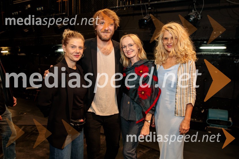  Jana Zupančič, igralka;  Matej   Puc, igralec;  Bernarda Oman, igralka;  Tanja Dimitrievska, igralkaKazimir in Karolina, premiera drame na odru MGL