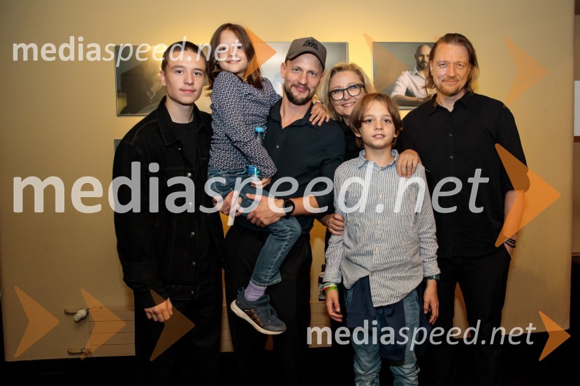  ... ;  ... ;  Jernej Gašperin, igralec;  Nataša Barbara Gračner, režiserka in igralka;  ... ;  ... Kazimir in Karolina, premiera drame na odru MGL