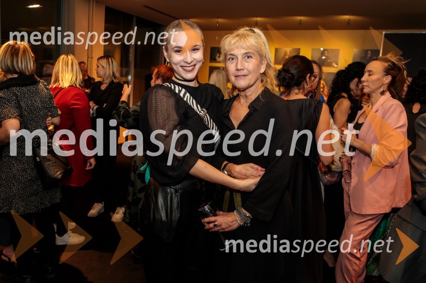  Nataša Keser, igralka;  Barbara Hieng Samobor, direktorica in umetniška vodja MGLKazimir in Karolina, premiera drame na odru MGL