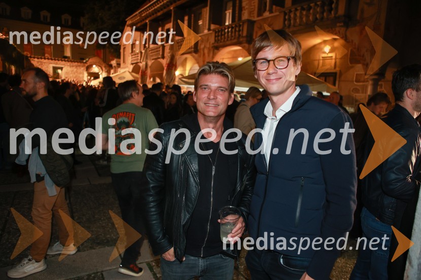  Mimi Inhof;  Mitja Podgajski, direktor TV Idea - Kanal 10Gušti s prijatelji proslavil 40 let glasbene kariere