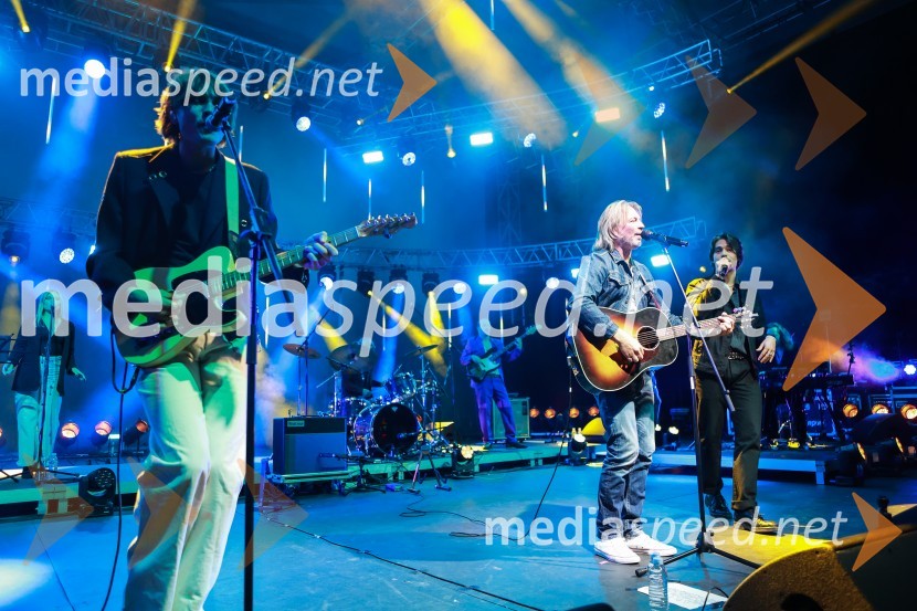  Kris  Guštin, Joker Out;  Miha Guštin-Gušti, glasbenik;  Bojan Cvjetićanin, Joker OutGušti s prijatelji proslavil 40 let glasbene kariere