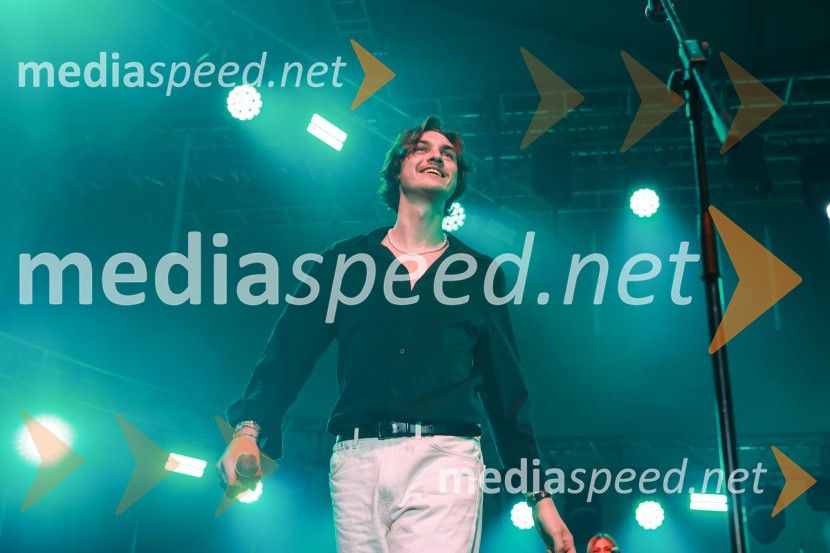  Urban Koritnik, Jet Black DiamondsGušti s prijatelji proslavil 40 let glasbene kariere