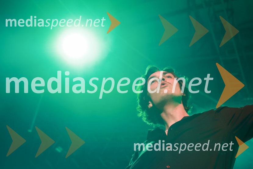  Urban Koritnik, Jet Black DiamondsGušti s prijatelji proslavil 40 let glasbene kariere