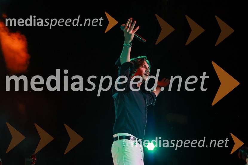  Urban Koritnik, Jet Black DiamondsGušti s prijatelji proslavil 40 let glasbene kariere