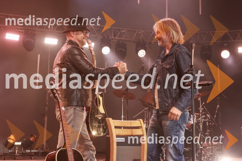  Tomi Meglič, glasbenik, pevec skupine Siddharta;  Miha Guštin-Gušti, glasbenikGušti s prijatelji proslavil 40 let glasbene kariere