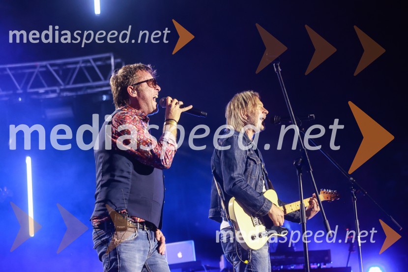  Gregor Skočir, pevec skupine Big Foot Mama;  Miha Guštin-Gušti, glasbenikGušti s prijatelji proslavil 40 let glasbene kariere