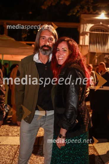  Alan Vitezič, pevec, Društvo mrtvih pesnikov;  Živa Jalovec, neodvisna strokovnjakinja za komuniciranje in vsebinski marketingGušti s prijatelji proslavil 40 let glasbene kariere