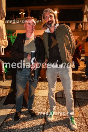  ... ;  Alan Vitezič, pevec, Društvo mrtvih pesnikovGušti s prijatelji proslavil 40 let glasbene kariere