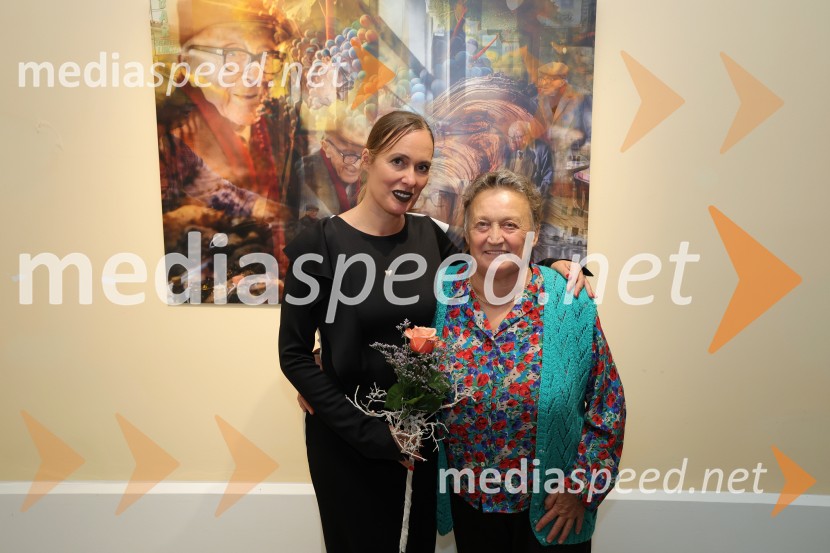  Alenka Slavinec, fotografinja;  ... Odprtje razstave No. 108 – Boris Pahor