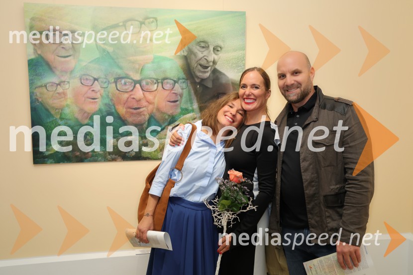  ... ;  Alenka Slavinec, fotografinja;  ... Odprtje razstave No. 108 – Boris Pahor