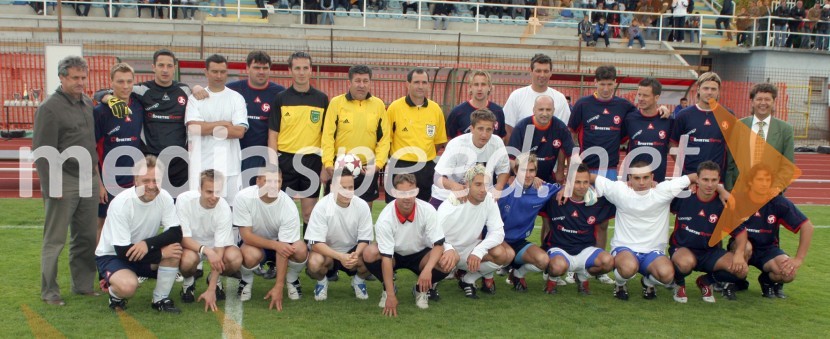 Člani ekip s trenerjema in sodnikiFree kick master Slovenija 2005