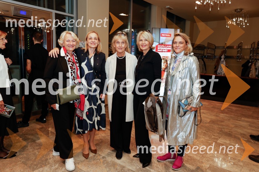  ... ; dr. Alja  Brglez, šefinja kabineta bivšega predsednika RS;  Barbara Hieng Samobor, direktorica in umetniška vodja MGL;  Nevenka Črešnar Pergar, lastnica in direktorica podjetja NP Consulting;  Manca Majeršič Sevšek, dramaturginjaČas za veselje, premiera drame v MGL