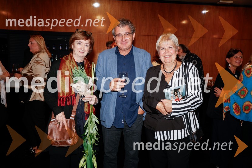  Maja Cerar, lektorica;  ... ;  Irena  Butoln, germanistkaČas za veselje, premiera drame v MGL