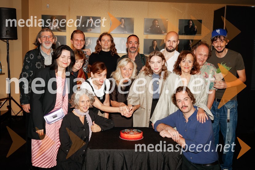  Leo Kulaš, kostumograf;  Petra Pogorevc, dramaturginja in avtorica;  Maja Cerar, lektorica;  Matevž Sluga, igralec;  Nataša Tič Ralijan, igralka;  Anja Suša, režiserka;   Filip Štepec, igralec;  Judita Zidar, igralka;  Damjan Kecojević, igralec;  Klara Kuk, igralka, manekenka;  Jaka Lah, igralec;  Gal  Oblak, igralec ;  Mirjam Korbar, igralka;  Gašper Jarni, igralec;  ... Čas za veselje, premiera drame v MGL