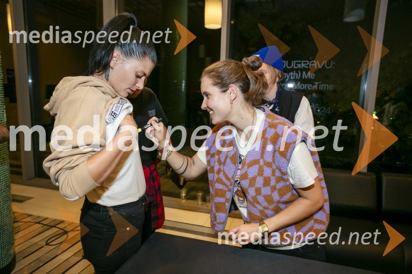  ... ;  Nina Korošak Serčič, bobni, Freekind15. obletnica Kina Šiška z glasbeno skupino Freekind