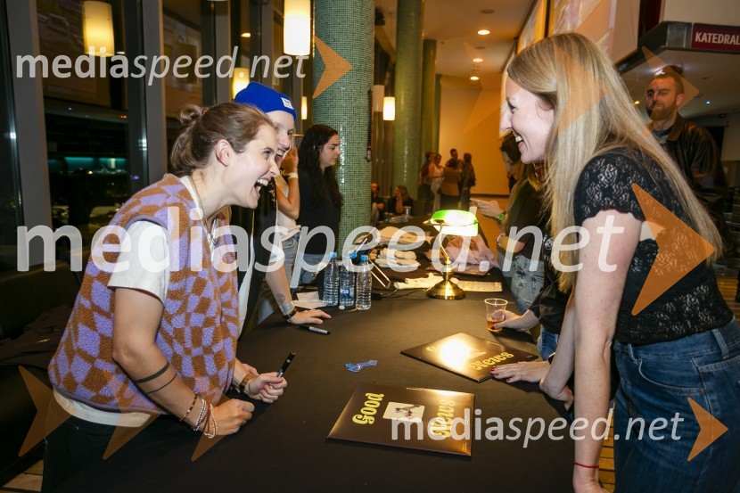  Nina Korošak Serčič, bobni, Freekind;  ... 15. obletnica Kina Šiška z glasbeno skupino Freekind