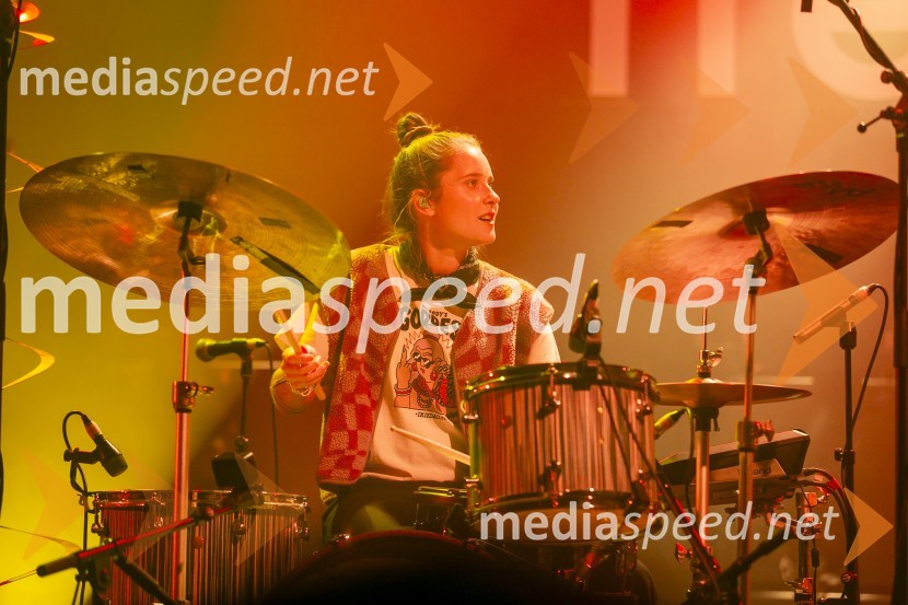  Nina Korošak Serčič, bobni, Freekind15. obletnica Kina Šiška z glasbeno skupino Freekind